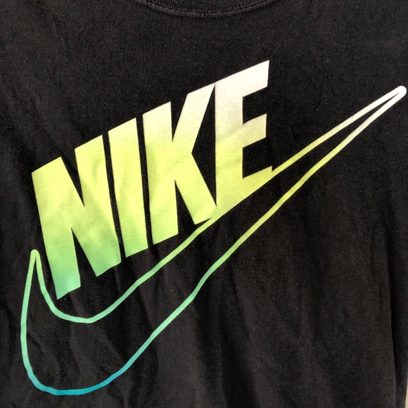 Nike Short Sleeve Tee - Picture 2 of 8